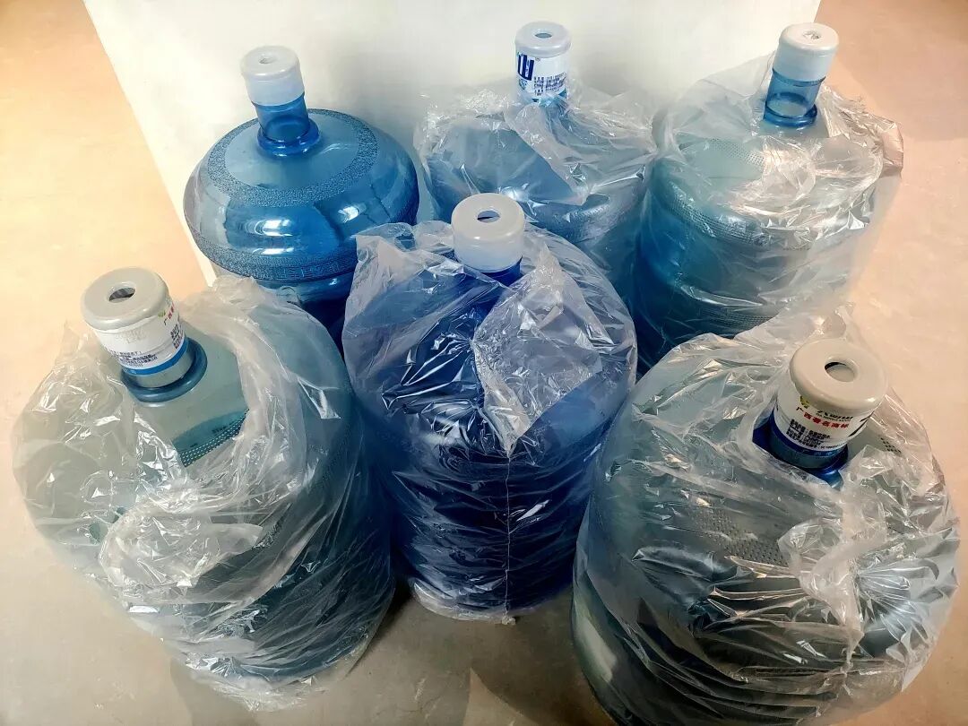 急！攒了一堆桶装水空桶，退不掉也没地方放