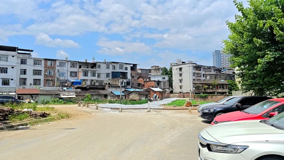 路平了，宽了！上林这条小路迎来新变化