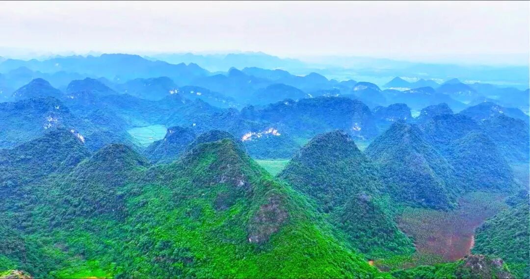上林这片山野藏不住了！随手拍都是国家地理级大片！